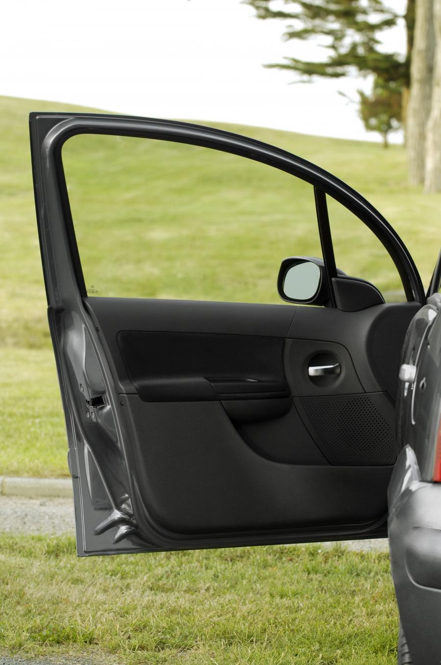  Citroen C3 2006 года  (фото 39 из 44)